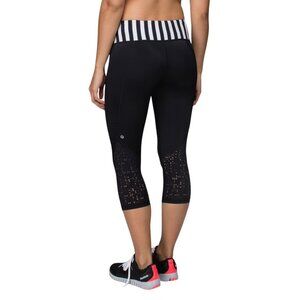LULULEMON Water Bound Crop Black / Apex Stripe Printed Black Dune size 4